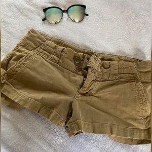 ✨AE cargo shorts✨